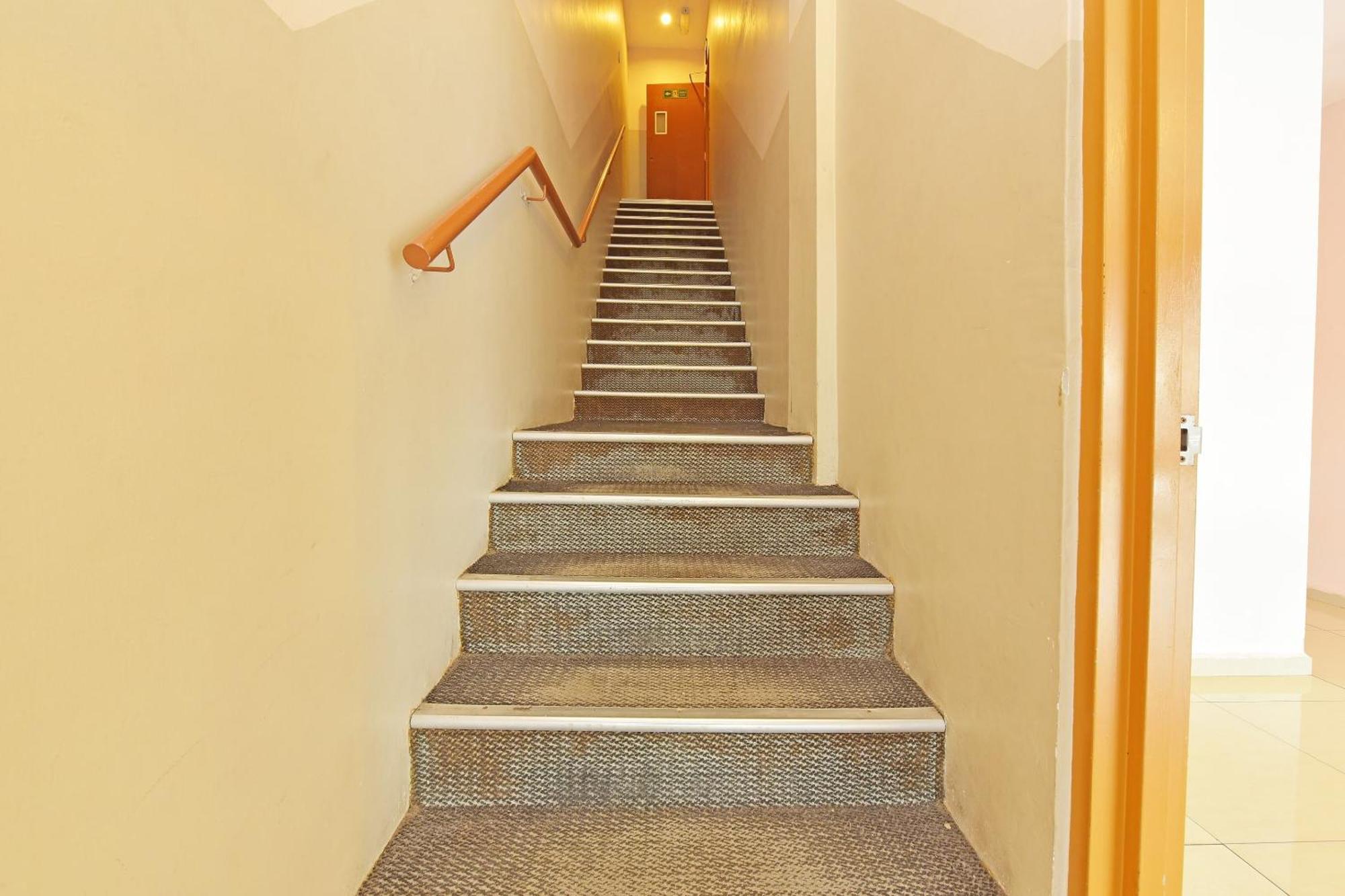 Oyo 582 Hotel Walk Inn Kampong Pasir Puteh  Luaran gambar